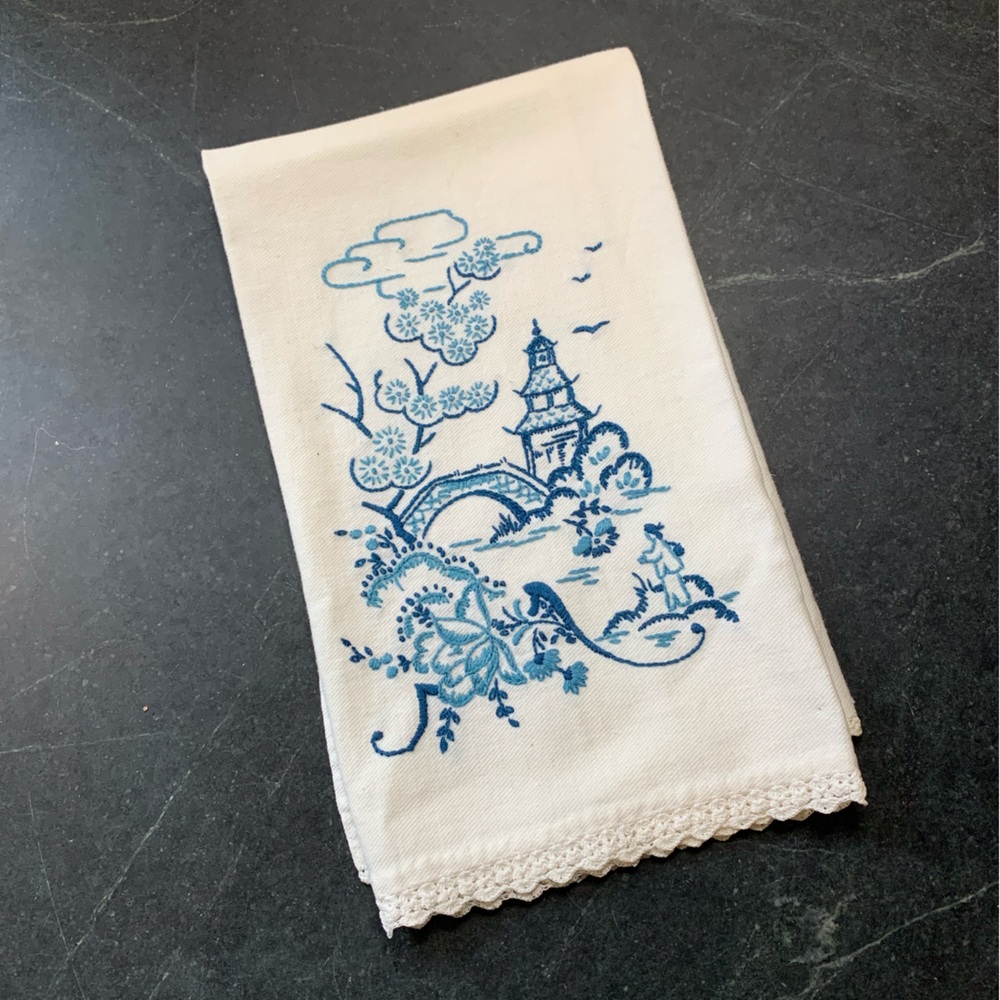 HAND EMBROIDERED TEA TOWEL | Blue Willow Design | Vintage